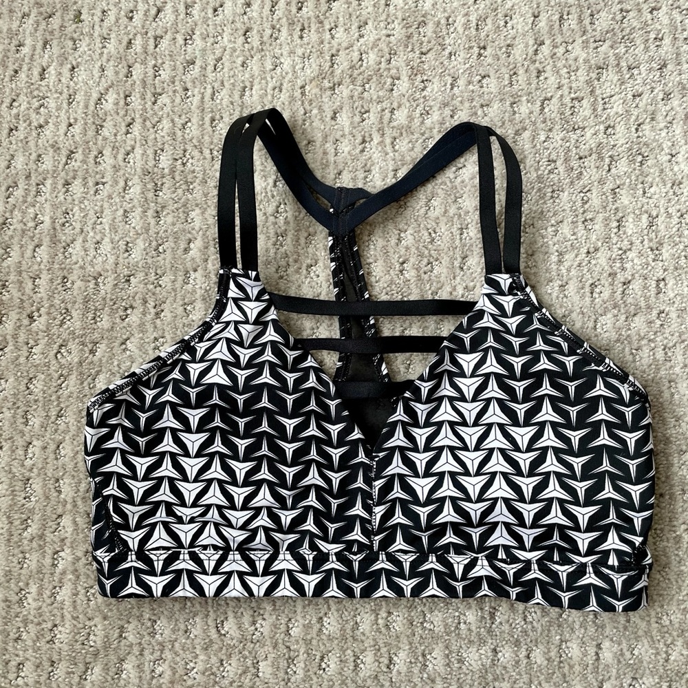 Victoria’s Secret sports bra size small
